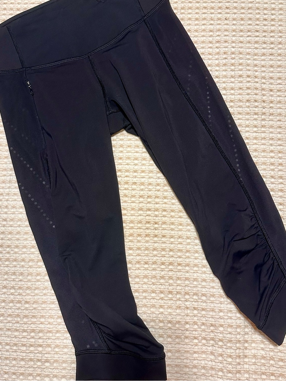 lululemon athletica Black Mid-Rise Performance cropped Leggings